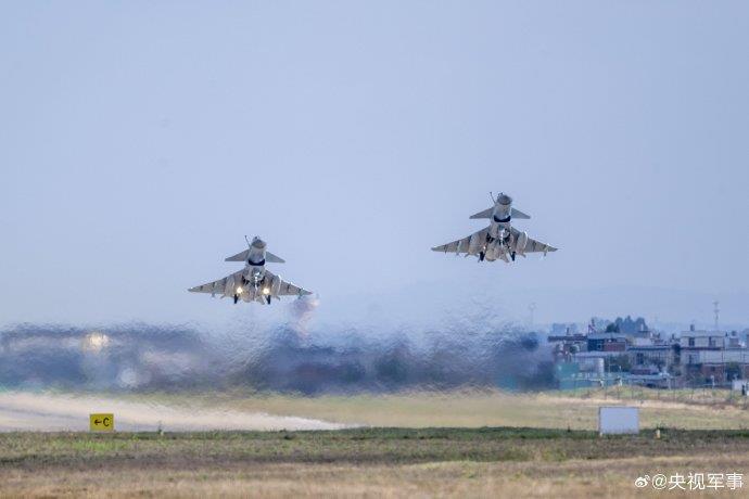 直击！南部战区空军航空兵“空战”演练现场-第1张图片-健康网